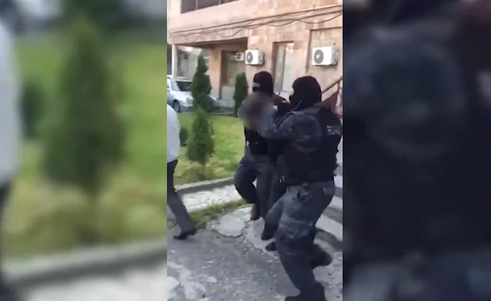 ԱԱԾ-ն բերման է ենթարկել «օրենքով գողերի»