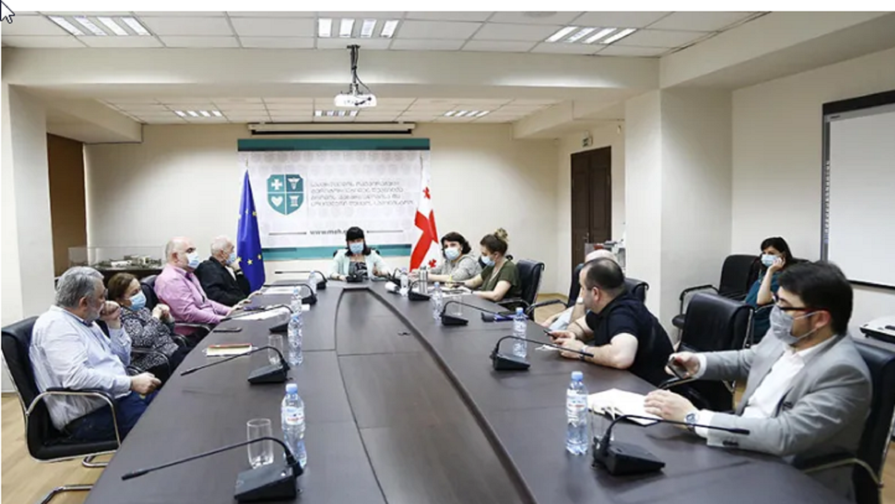 Վրաստանում ժամանակավորապես դադարեցվել է «Պլակվենիլ»-ի օգտագործումը COVID-19-ի դեմ պայքարում