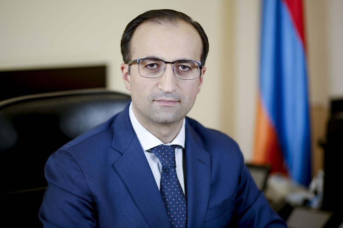 Շնորհավորում եմ բոլորիս և հատկապես բուժաշխատողների Աշխատանքի օրը․ Արսեն Թորոսյան