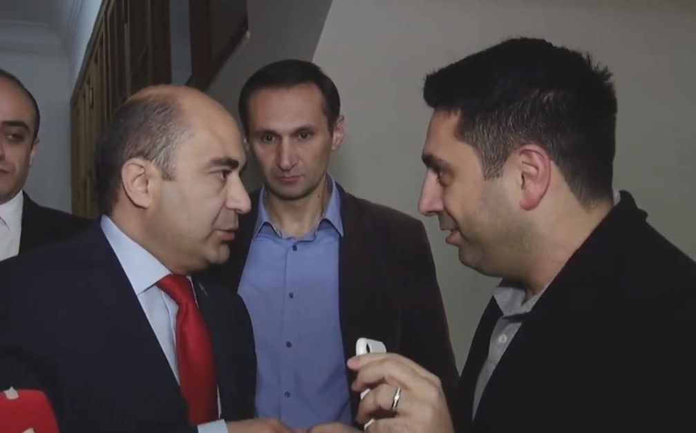 Ամեն ինչ արել եք, որ ձեզ խփեն. Ալեն Սիմոնյանն ու Էդմոն Մարուքյանը վիճեցին ԱԺ-ում