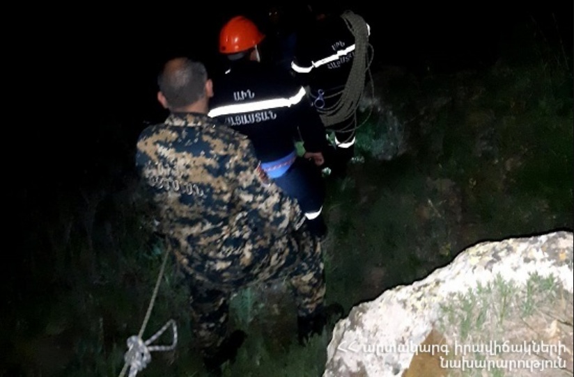 Փրկարարները քաղաքացուն անվնաս իջեցրել են ժայռից
