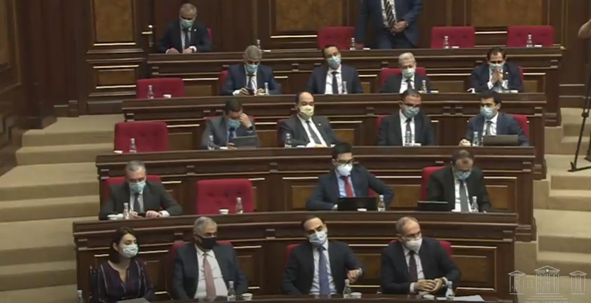 Արտակարգ դրությունը երկարաձգելու որոշումը քննարկվում է ԱԺ-ում