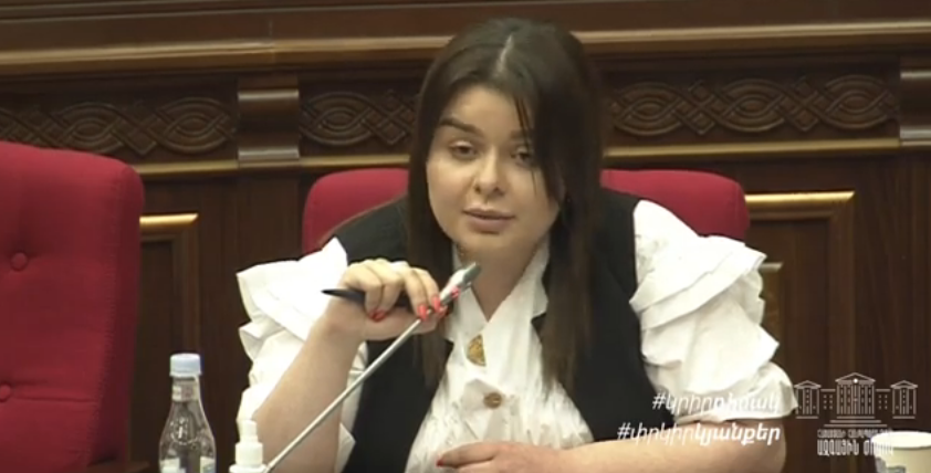 Ինչո՞ւ հորս չեք հարցաքննել նախապես՝ մինչև ԱԺ գալը․ Առուստամյանը՝ դատախազին