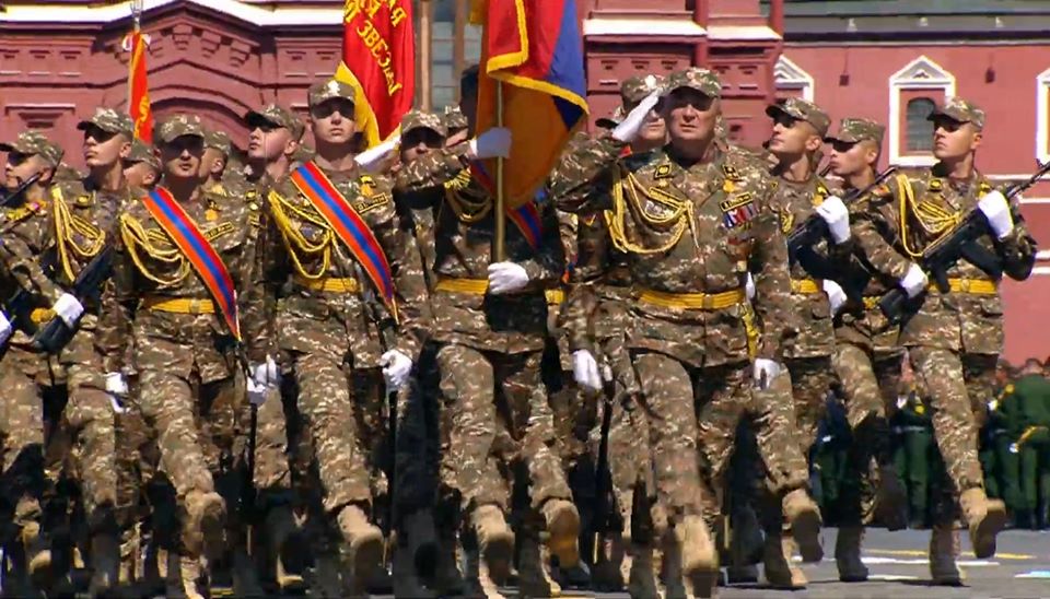 Մեր զինծառայողները «Հայրենական մեծ պատերազմի» հաղթանակի 75-ամյակին նվիրված զորահանդեսին