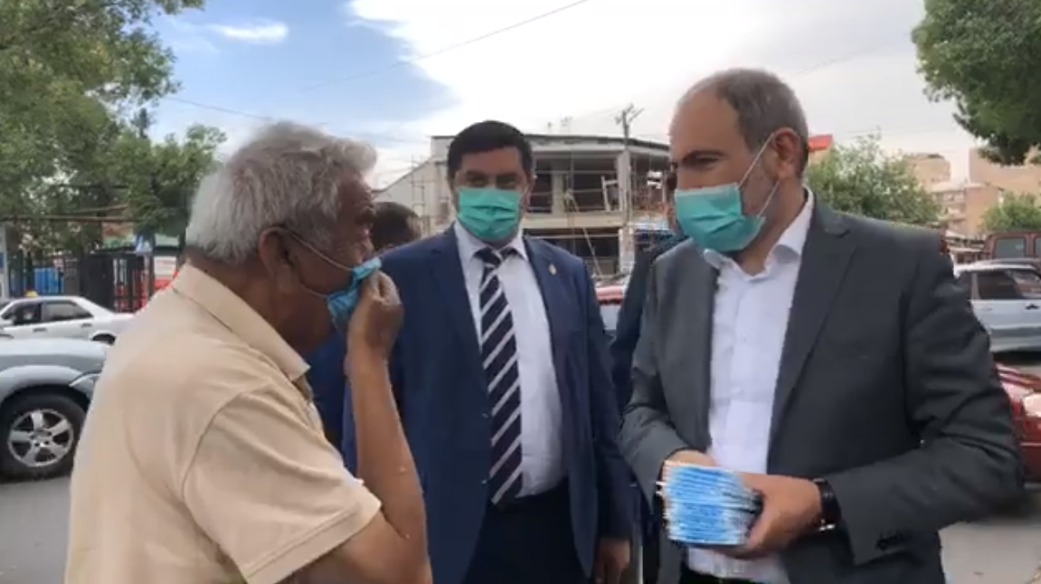 Վարչապետը քաղաքացիներին հորդորում է դիմակը ճիշտ ձևով կրել
