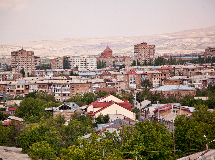 Աբովյանի համայնքապատկան հողամասերի օտարման չարաշահումներին վերաբերող  քրգործով մեղադրանքներ են առաջադրվել 3 անձի