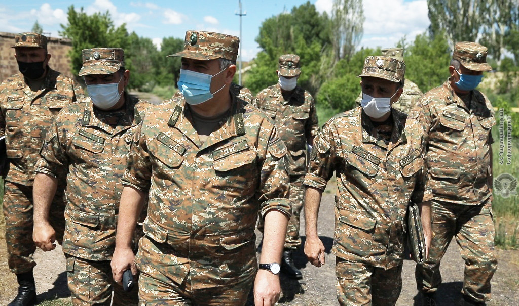ՀՀ ԶՈւ ԳՇ պետը եղել է ԶՈւ զորամասերից մեկում