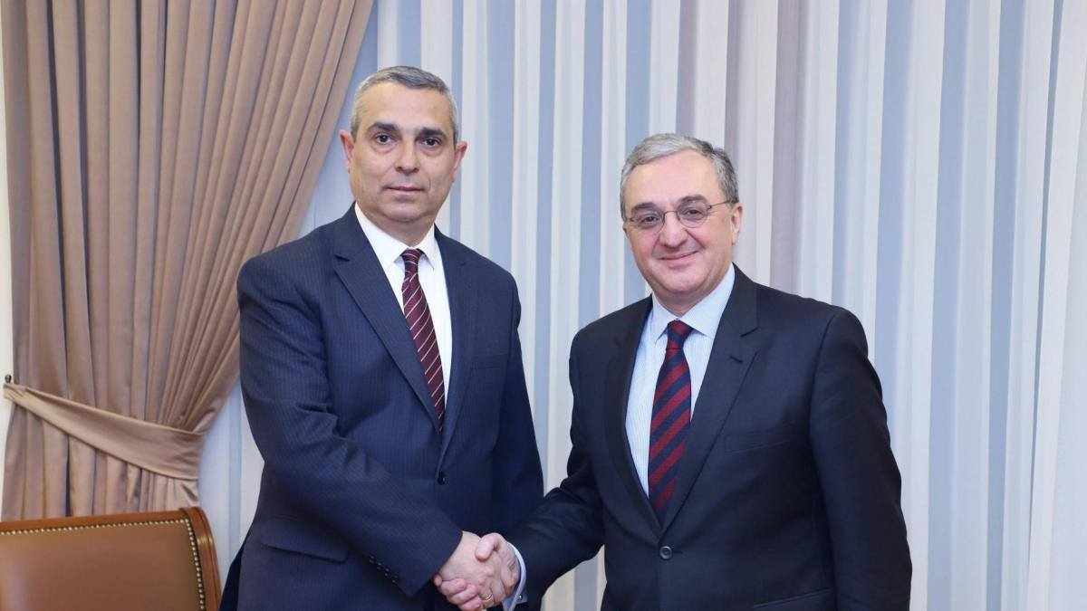 Զոհրաբ Մնացականյանը շնորհավորել է Մասիս Մայիլյանին Արցախի ԱԳՆ ղեկավարի պաշտոնում վերանշանակվելու կապակցությամբ