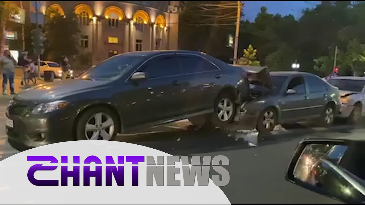 Երևանում վթարի հետևանքով մարդատարը բարձրացել է մյուսի վրա