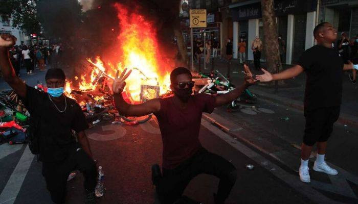 Ռասայական խտրականության ու դաժանության դեմ բողոքի ցույցերը հասել են Ֆրանսիա. փողոցներ է դուրս եկել շուրջ 20 հազար մարդ