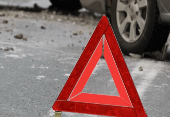 Սասունցի Դավթի փողոցում «Hyundai Elantra»-ն բախվել է կայանված 4 մեքենայի