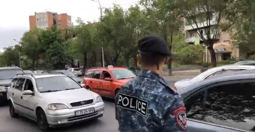 Աջափնյակ․ Ոստիկանությունը շարունակում է արտակարգ ռեժիմով ծառայությունը