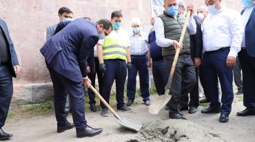 Տեղի է ունեցել Գյումրու հիմնանորոգվող ճանապարհների հիմնարկեքի արարողությունը