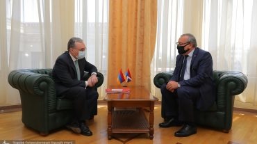 Զոհրաբ Մնացականյանը հյուրընկալվել է Արցախի խորհրդարանում