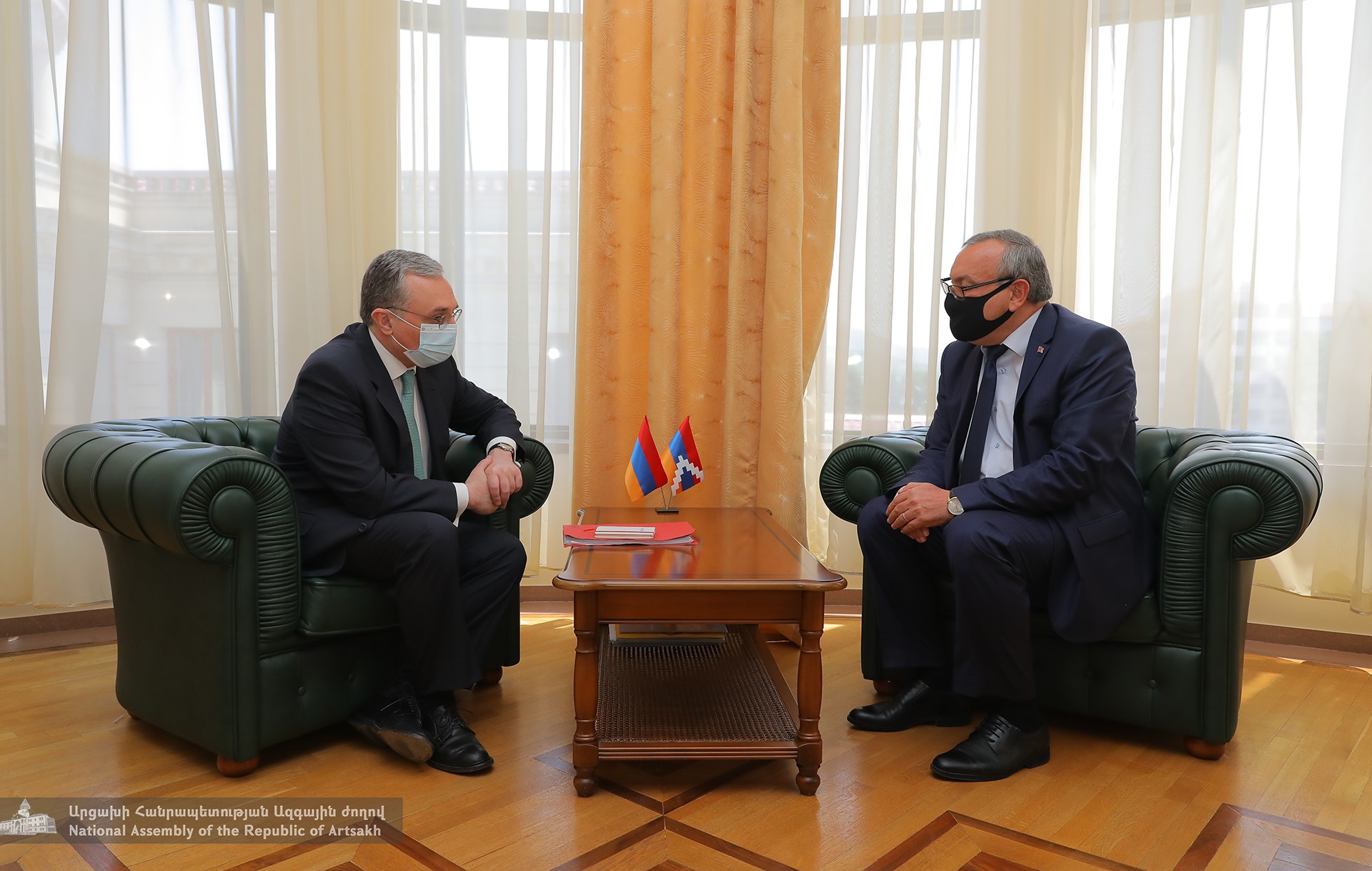Զոհրաբ Մնացականյանը հյուրընկալվել է Արցախի խորհրդարանում