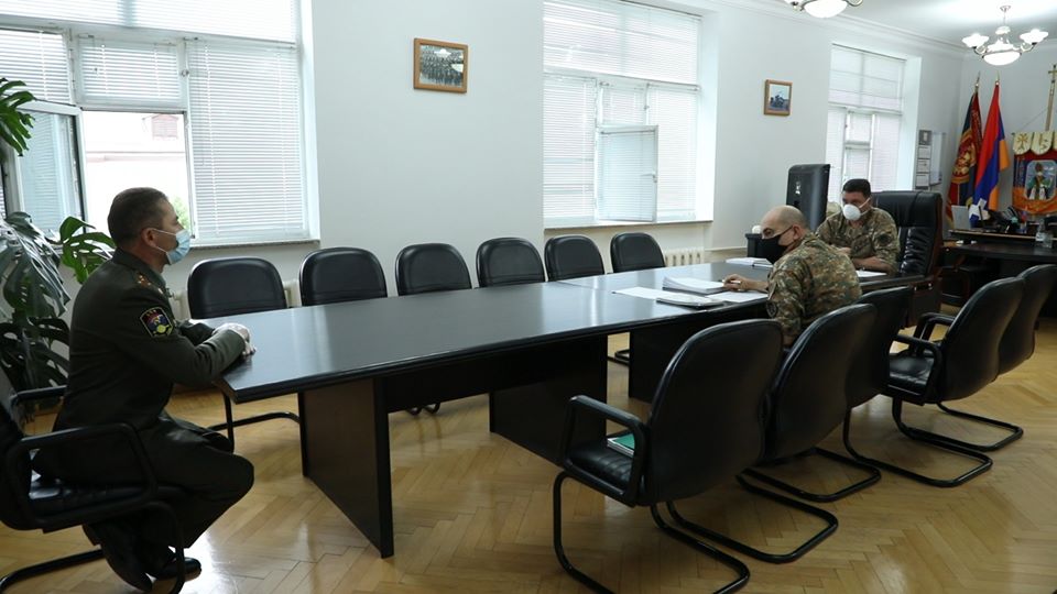 Ջալալ Հարությունյանն ընդունել է ծառայողական առաջխաղացման ներկայացված սպաների