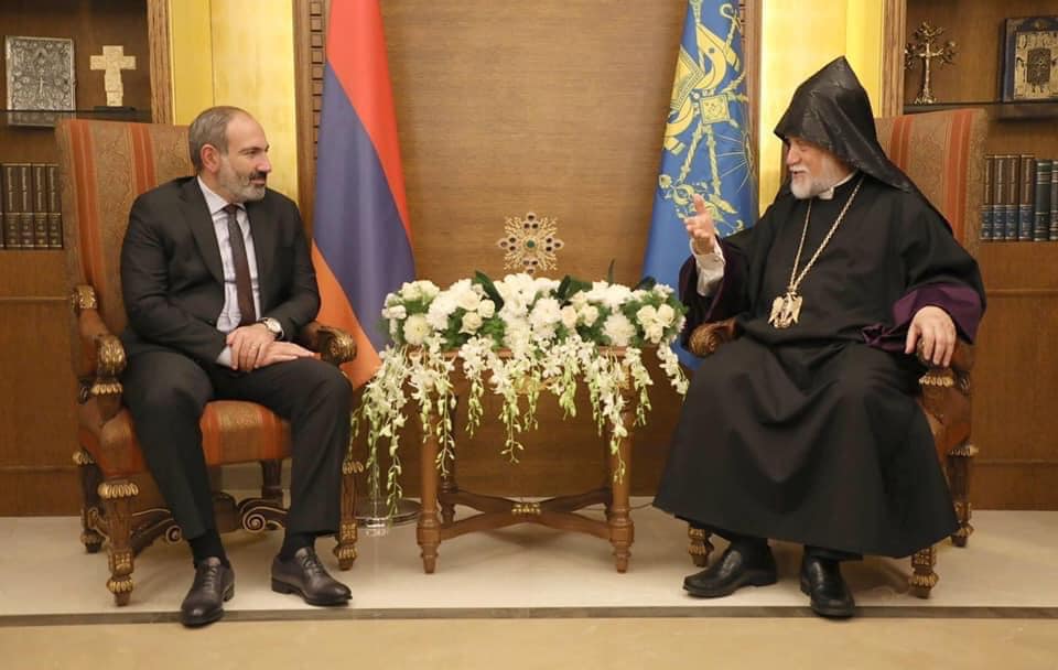Արամ Ա կաթողիկոսն իր զորակցությունն է հայտնել Հայոց բանակին
