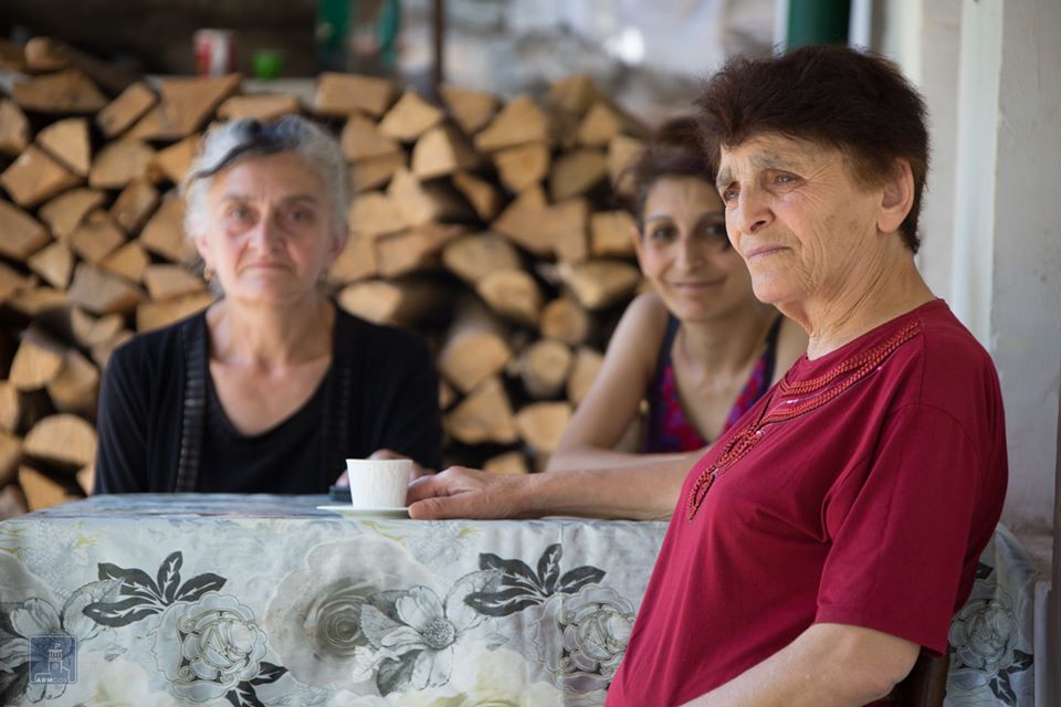 Անառիկ Բերդի կանայք
