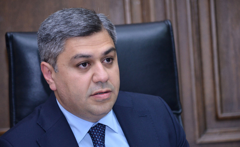 Արթուր Վանեցյանն ԱԱԾ-ում հարցաքննվում է