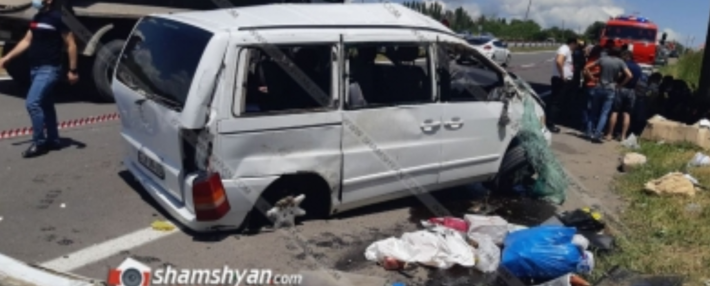 Կոտայքի մարզում բախվել են Nissan Tiida-ն ու Mercedes Viano-ն. կա 3 զոհ, 1 վիրավոր.