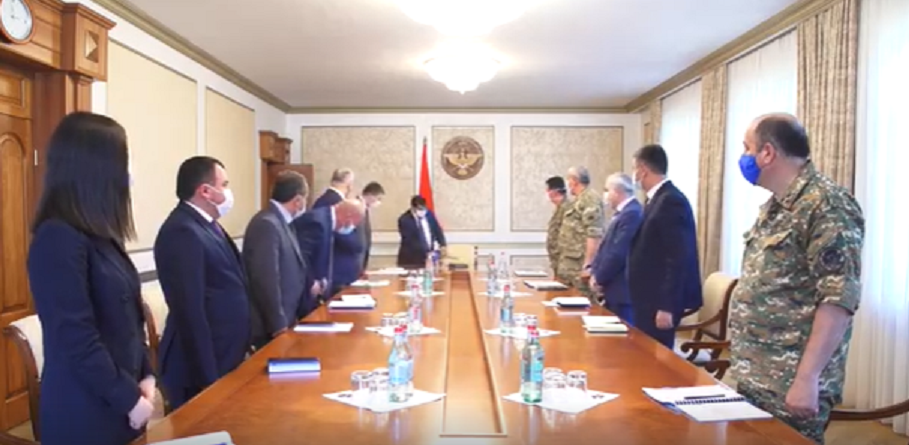 Արայիկ Հարությունյանը ՊԲ սպաների բնակարանային ապահովության հարցերին նվիրված խորհրդակցություն է հրավիրել
