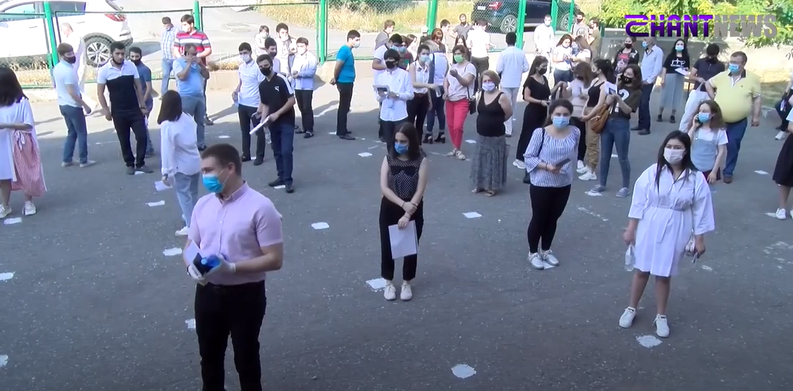 Կընդունվե՞ն, թե՞ ոչ. օրվա գլխավոր հարցը՝ դիմորդների համար