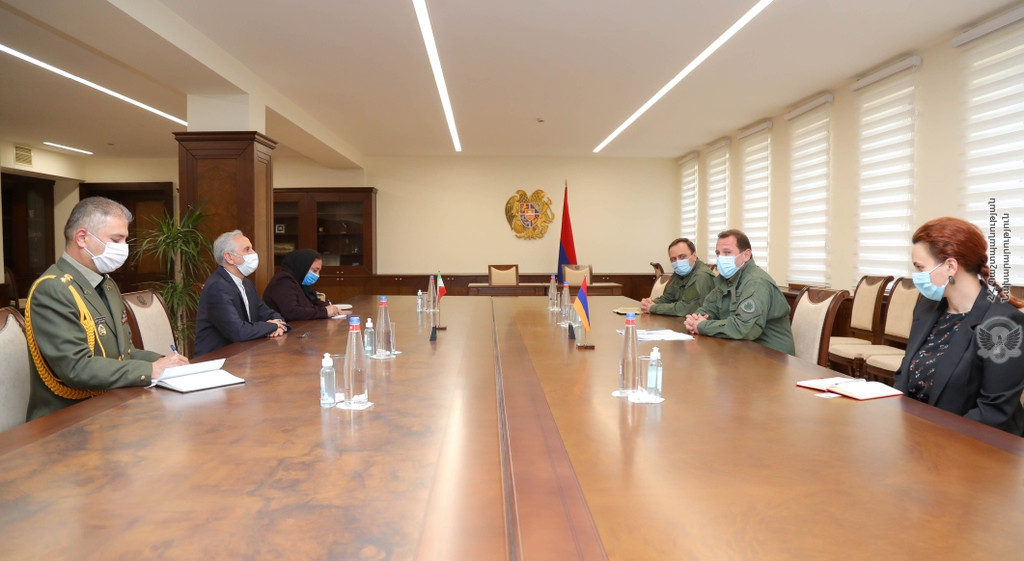 ՀՀ պաշտպանության նախարարն ընդունել է Իրանի դեսպանին