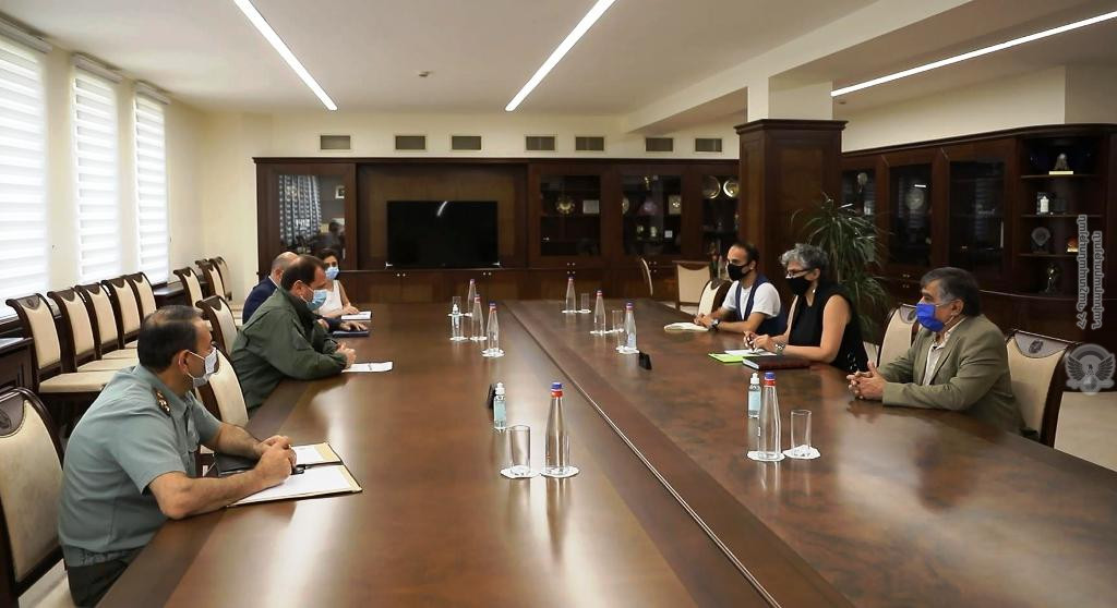 Դավիթ Տոնոյանն ընդունել է «Ալիխանյանի անվան ազգային գիտական լաբորատորիա» հիմնադրամի տնօրենին