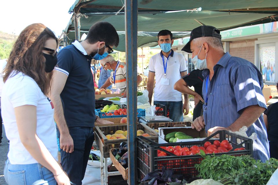 «Հրազդան» մարզադաշտի հարակից տարածքում վերաբացվել է գյուղմթերքի տոնավաճառը