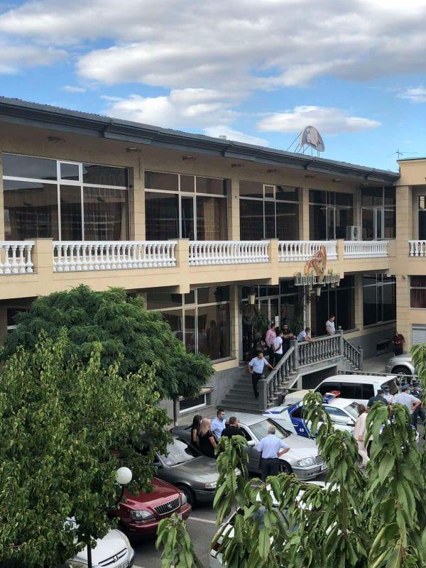 Երևանում կազմակերպվել է հարսանիք՝ 120 անձի մասնակցությամբ․ ՍԱՏՄ