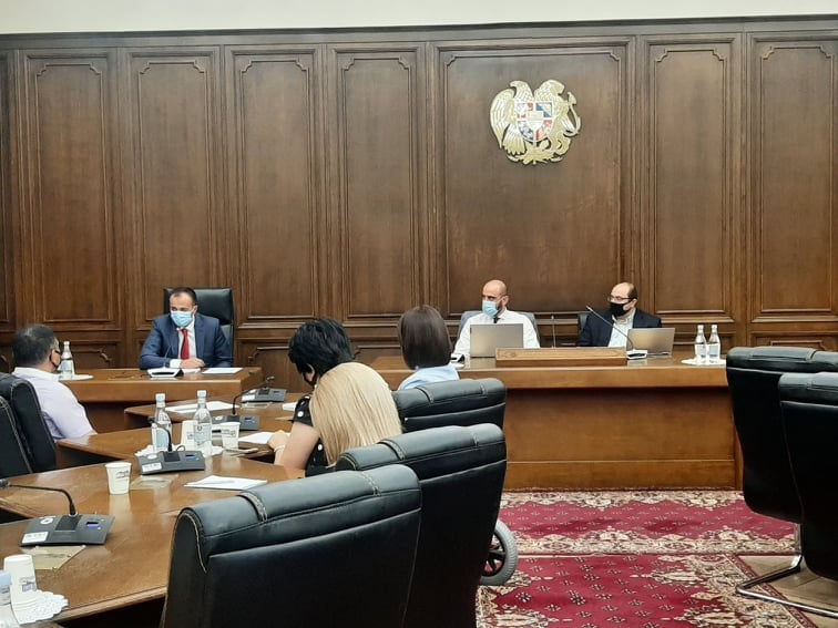 Արսեն Թորոսյանն ԱԺ-ում է