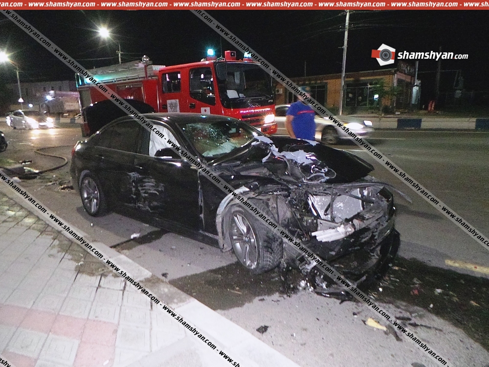 Իսակովի պողոտայում բախվել են BMW-ն ու Mercedes-ը, վերջինս էլ իր հերթին՝ էլեկտրասյանը