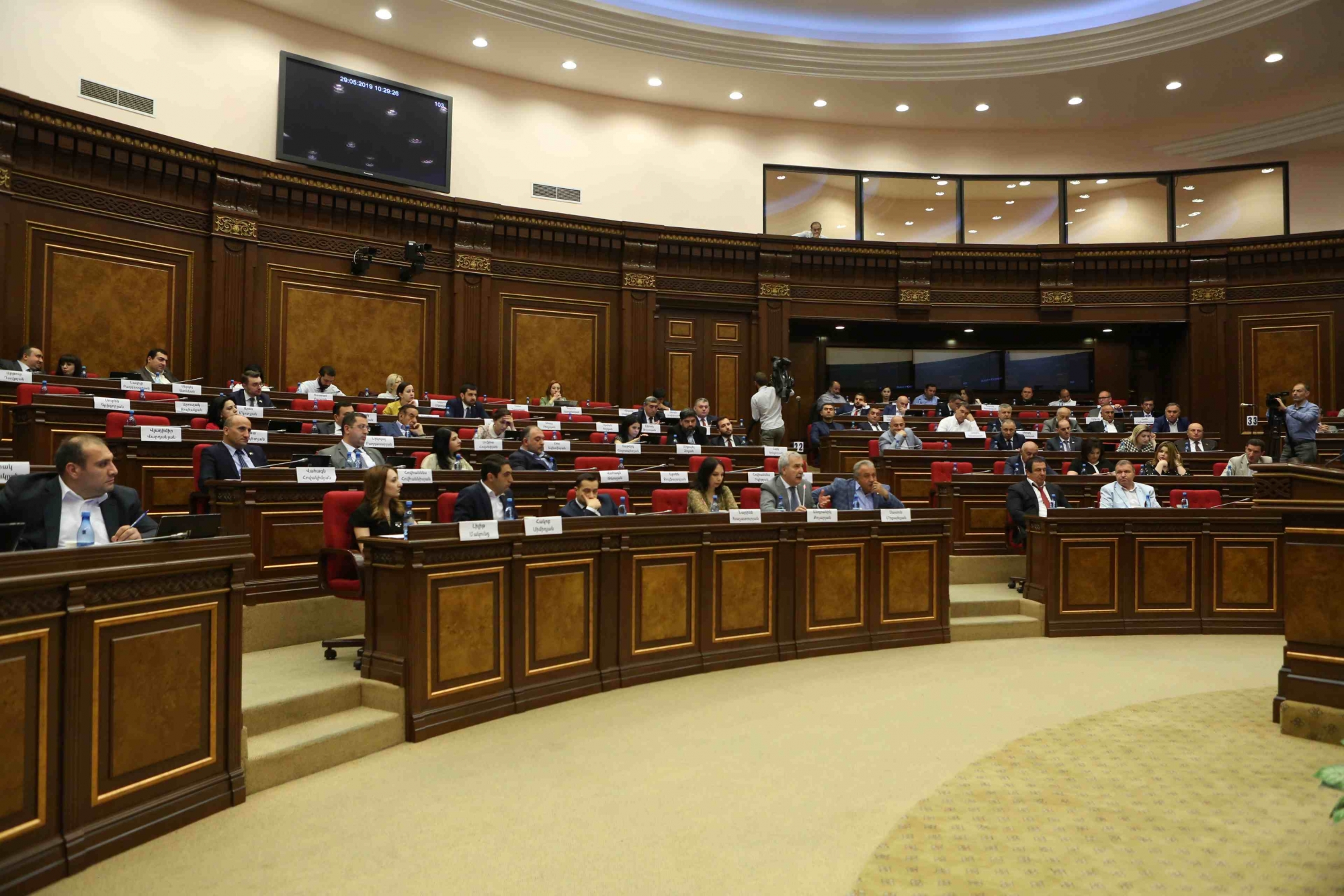 Խորհրդարանը մերժեց «Լուսավոր Հայաստան»-ի արտակարգ դրությունը չեղարկելու առաջարկը