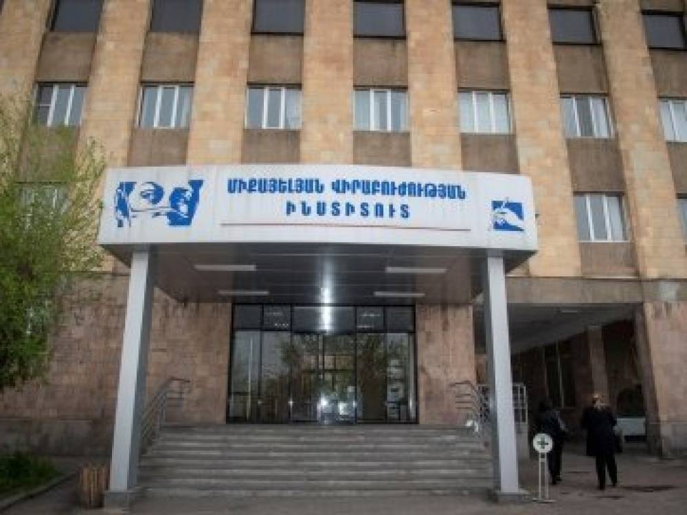 2 հոգի` բժշկական հանդերձանքով փորձել են գողություն անել Միքայելյանի անվան հիվանդանոցից