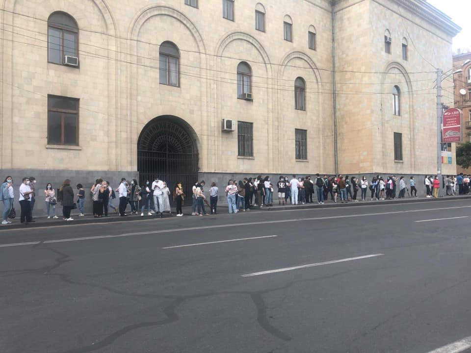 Ի՞նչ է կատարվում Հայաստանի Ազգային Պատկերասրահի մոտ