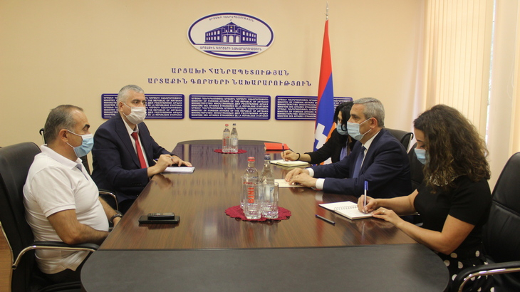 Արցախի արտգործնախարար Մասիս Մայիլյանն  ընդունել է «Հայ փախստականների հարթակ» նախաձեռնող խմբի համակարգող Արթուր Ղազարյանին