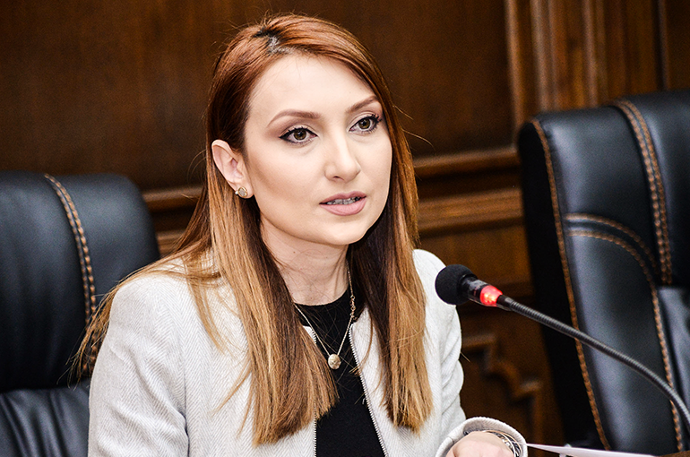 Քննարկվում է Արցախի հետ ռազմաքաղաքական դաշինքի կնքումը․ Մակունց