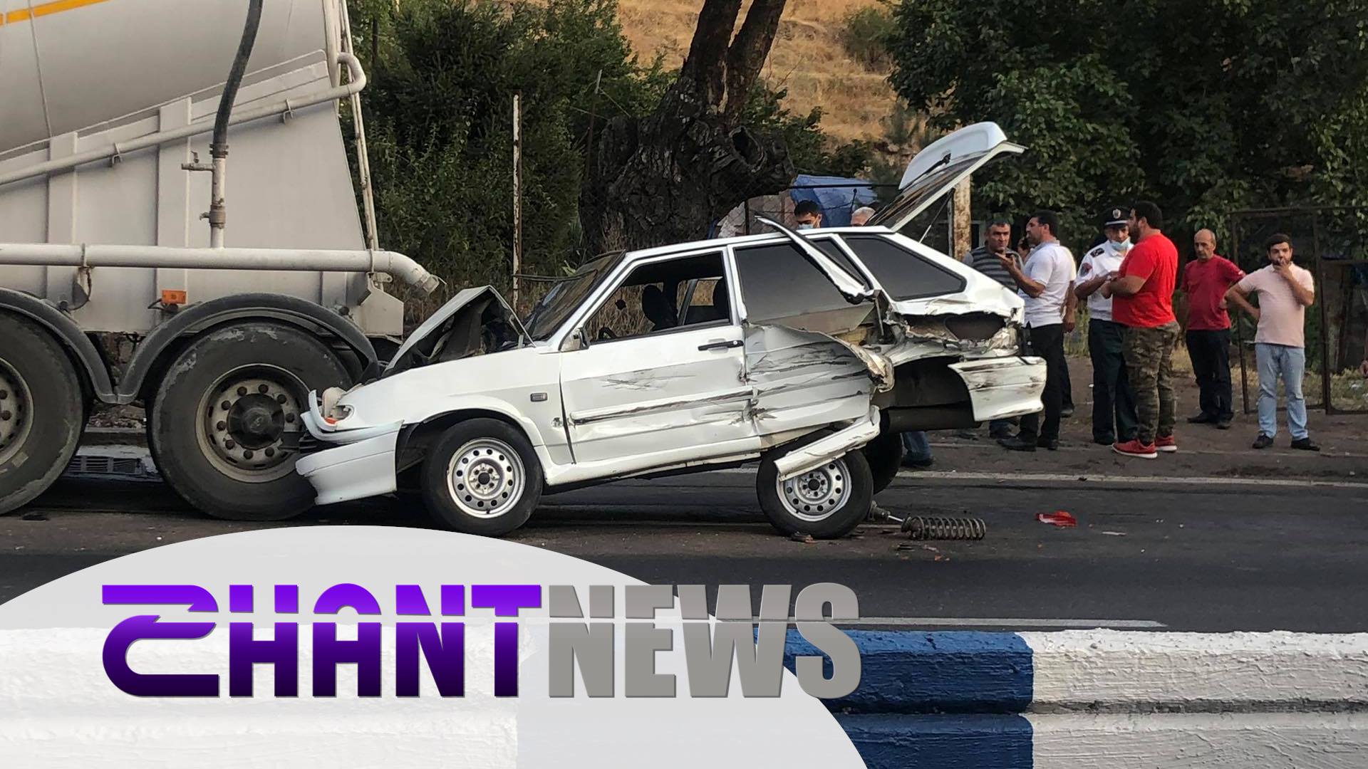 Մյասնիկյան պողոտայում բախվել են «ՎԱԶ-21015»-ը, «Skania»-ն և «ԿամԱԶ»-ը․ վարորդներից մեկն անգիտակից վիճակում տեղափոխվել է հիվանդանոց