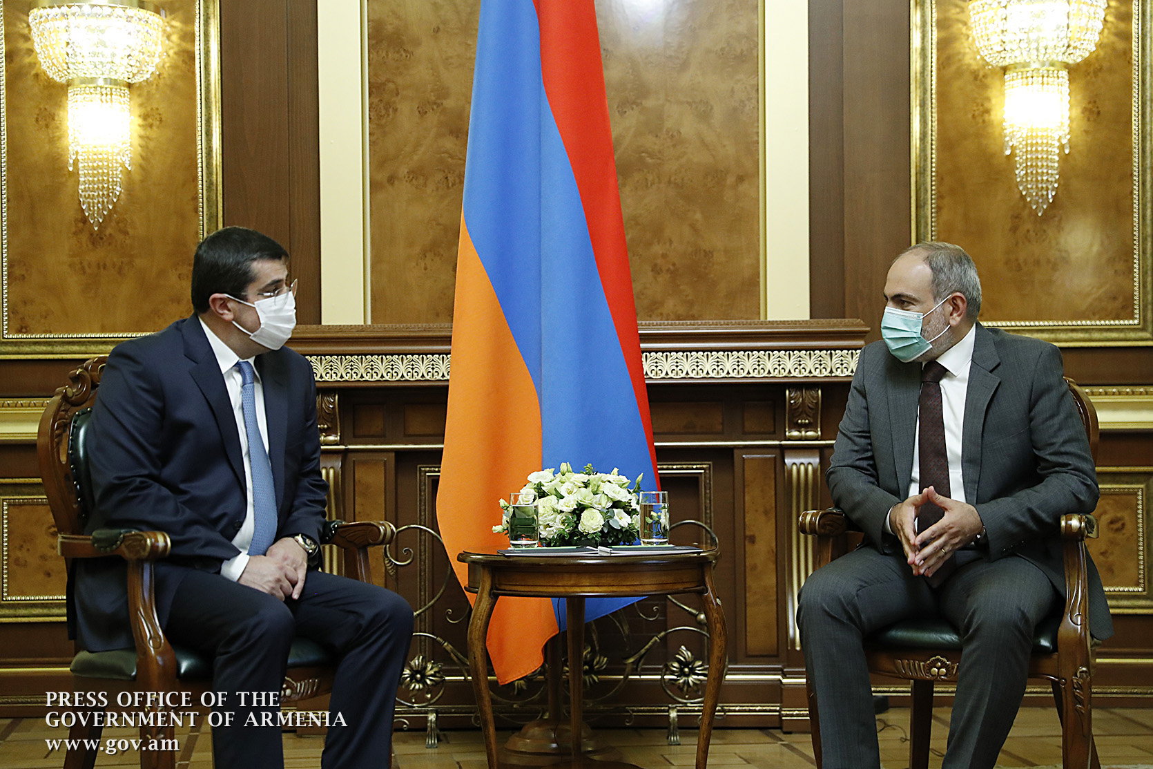 Մեկտեղելու ենք մեր ջանքերն Արցախի և Հայաստանի թռիչքաձև զարգացումն ապահովելու համար․ Փաշինյանը հանդիպել է Արայիկ Հարությունյանի հետ