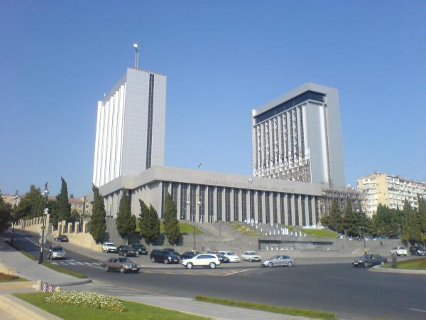 Ադրբեջանի խորհրդարանը բանաձև է ընդունել մի շարք շրջաններում ռազմական դրություն մտցնելու մասին