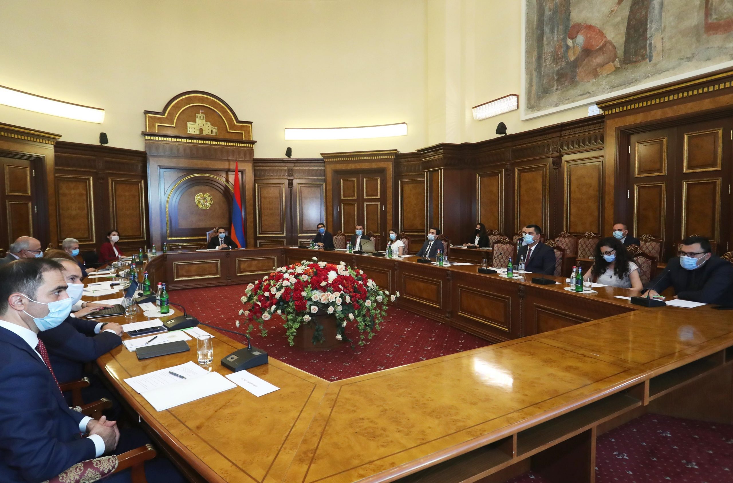 Տիգրան Ավինյանի գլխավորությամբ քննարկվել են ծառայությունների մատուցման գրասենյակների մոդելներին վերաբերող հարցեր