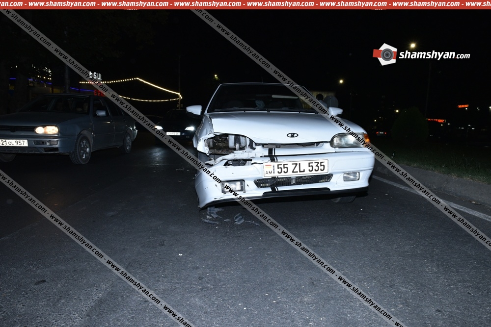 Երևանում բախվել են Toyota-ն ու Lada Priora-ն