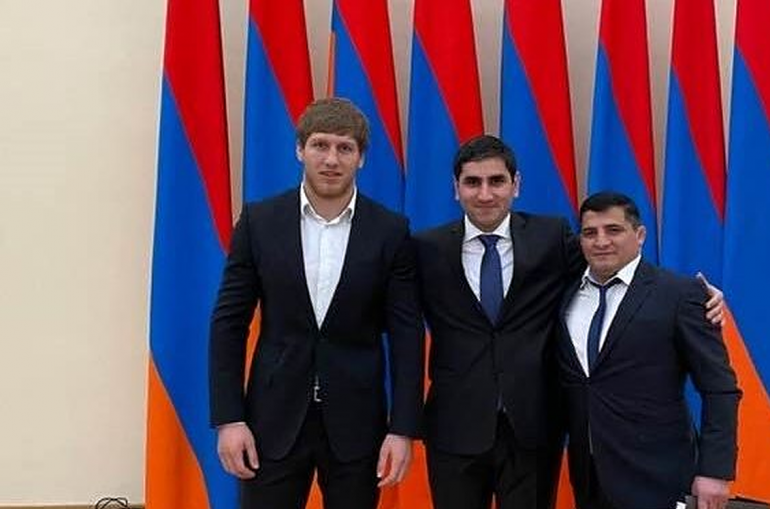 Օլիմպիական կրկնակի չեմպիոն Արմեն Նազարյանն աջակցությունն է հայտնել հրաժարականի դիմում ներկայացրած ԿԳՄՍ փոխնախարարին