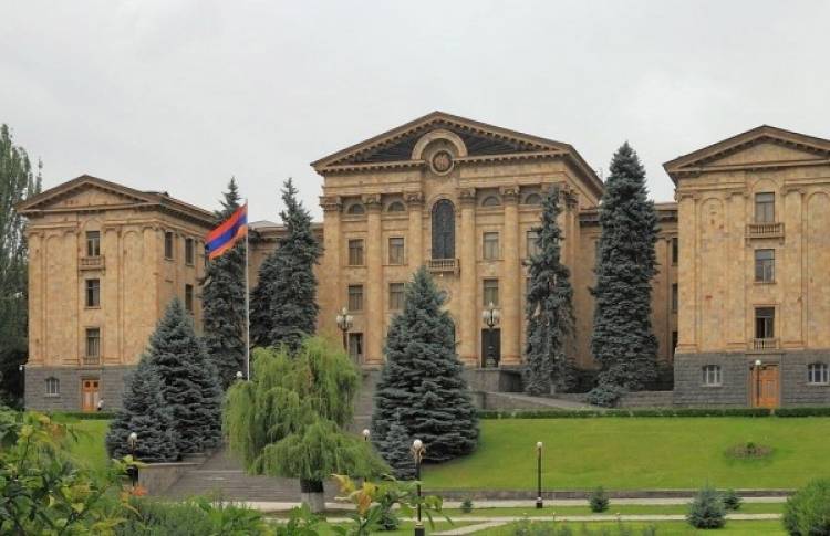 Կարանտինային ռեժիմ՝ արտակարգ դրության ռեժիմի փոխարեն. ԱԺ-ն ընդունեց կառավարության օրենսդրական փաթեթը