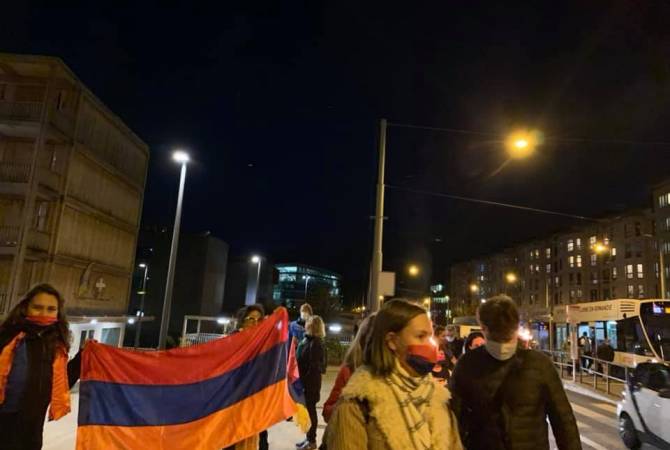 Ժնևում ջահերով բազմամարդ երթ է կազմակերպվել` ի աջակցություն Հայաստանի և Արցախի