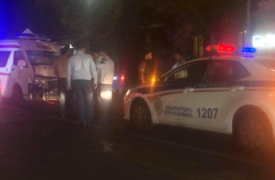 Վիրավոր զինվորին տեղափոխող շտապօգնության մեքենան վթարի է ենթարկվել