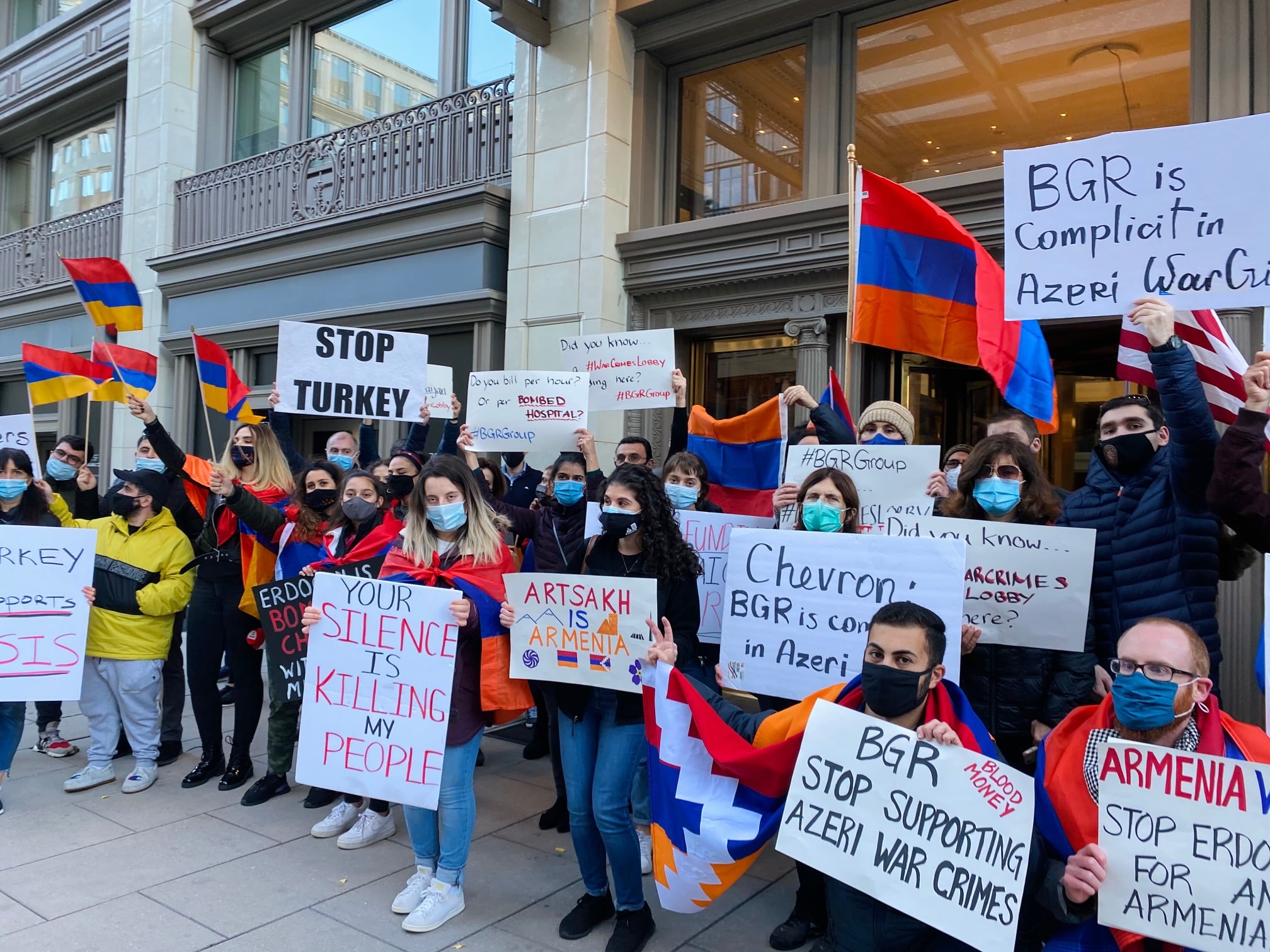 ԱՄՆ-ի հայերը բողոքի ակցիա են անցկացրել BGR Group լոբբիստական ընկերության շենքի դիմաց