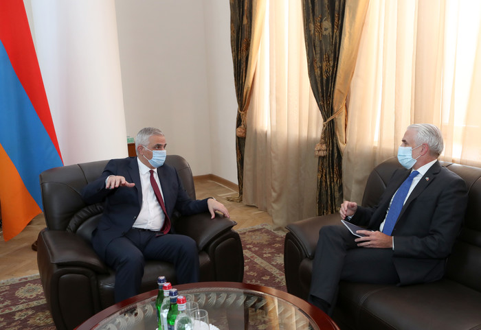 Փոխվարչապետ Մհեր Գրիգորյանն ընդունել է ՄԱԿ-ի մշտական համակարգող Շոմբի Շարփին