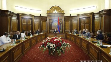Վարչապետը հանդիպում է ունեցել արտախորհրդարանական քաղաքական ուժերի ներկայացուցիչների հետ
