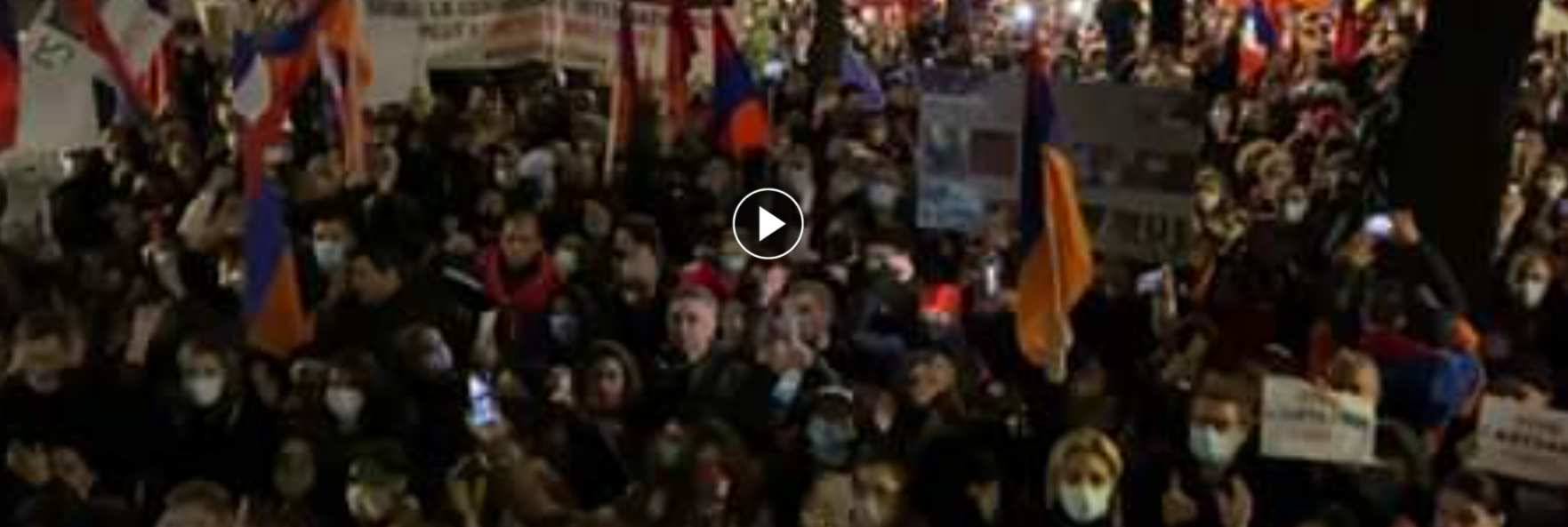 Փարիզում երեկոյան բազմամարդ ցույց է տեղի ունեցել՝ ի աջակցություն Արցախի